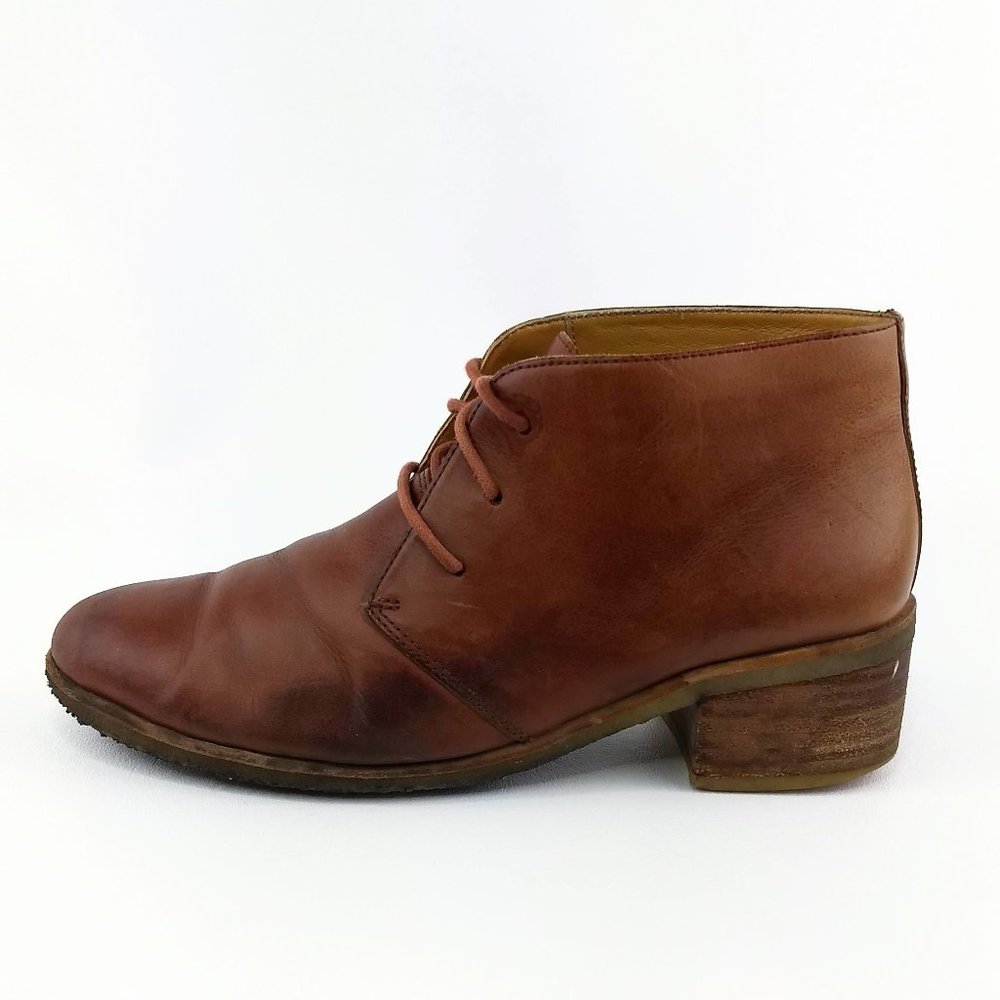 Clarks Originals Crepe Sole Ankle Booties 10M